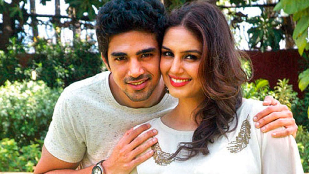 এক সাক্ষাৎকারে হুমা পরে বলেন, তিনি যখন দিল্লি থেকে মুম্বই এসেছিলেন, নিজেকে এক বছর সময় দিয়েছিলেন। বলেছিলেন, তার মধ্য়ে কিছু করতে না পারলে বাড়িতে ফিরে যাবেন। ফেরা তো দূর অস্ত, হুমা এখন দেশের ব্যস্ততম নায়িকাদের মধ্যে অন্যতম। নিজের ছোট ভাইকেও বলিউডে এনেছেন তিনি