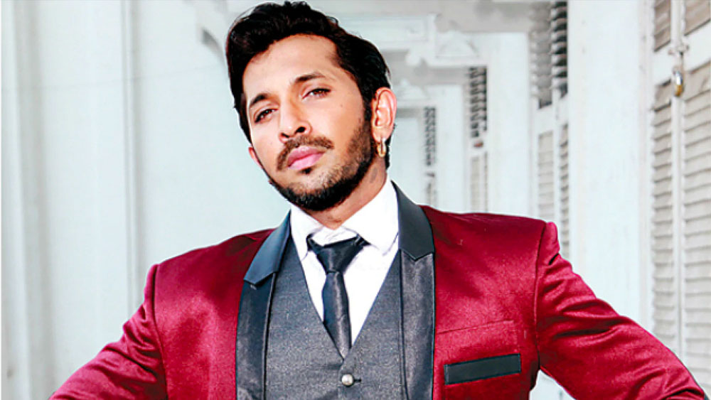 লুইস পরিবার আদতে ম্যাঙ্গালোরের। টেরেন্সের জন্মের অনেক আগে তাঁরা চলে এসেছিলেন মুম্বই। বাণিজ্যনগরীতেই জন্ম টেরেন্সের। ১৯৭৫-এর ১০ এপ্রিল। সেন্ট টেরেসা বয়েজ হাই স্কুলের পরে তাঁর পড়াশোনা সেন্ট জেভিয়ার্স কলেজে। কলেজের পরে হোটেল ম্যানে‌জমেন্ট পাশ করেন তিনি। কিন্তু কিছু দিন চাকরি করার পরে ছেড়ে দেন।