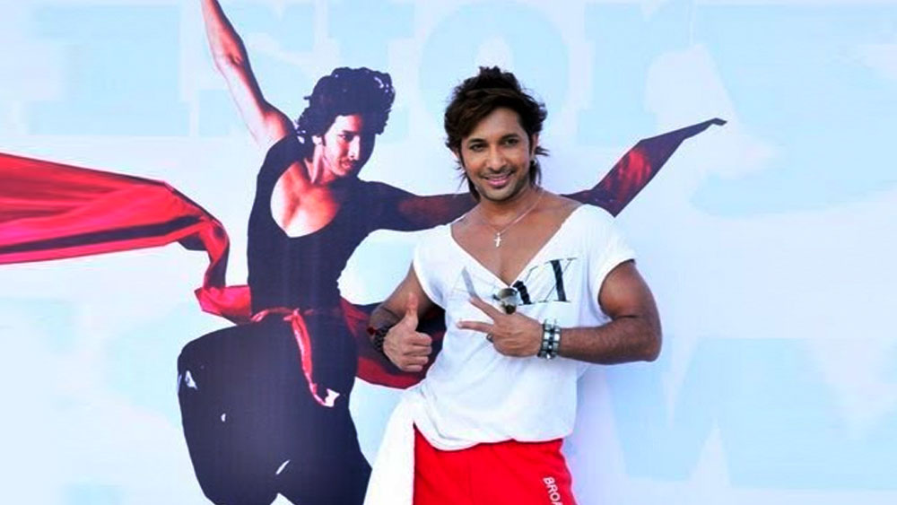 সরাসরি ফিল্মে কাজ না করে টেরেন্স পরোক্ষভাবে ইন্ডাস্ট্রির সঙ্গে যুক্ত হলেন। সে সময় অ্যারোবিক্সের জনপ্রিয়তা তুঙ্গে। আমেরিকায় গিয়ে টেরেন্স জ্যাজ, সালশা ও অ্যারোবিক্সের প্রশিক্ষণ নিয়ে এলেন। ফিটনেসের জন্য এ বার তাঁর দ্বারস্থ হলেন বলিউডের নায়িকারা।