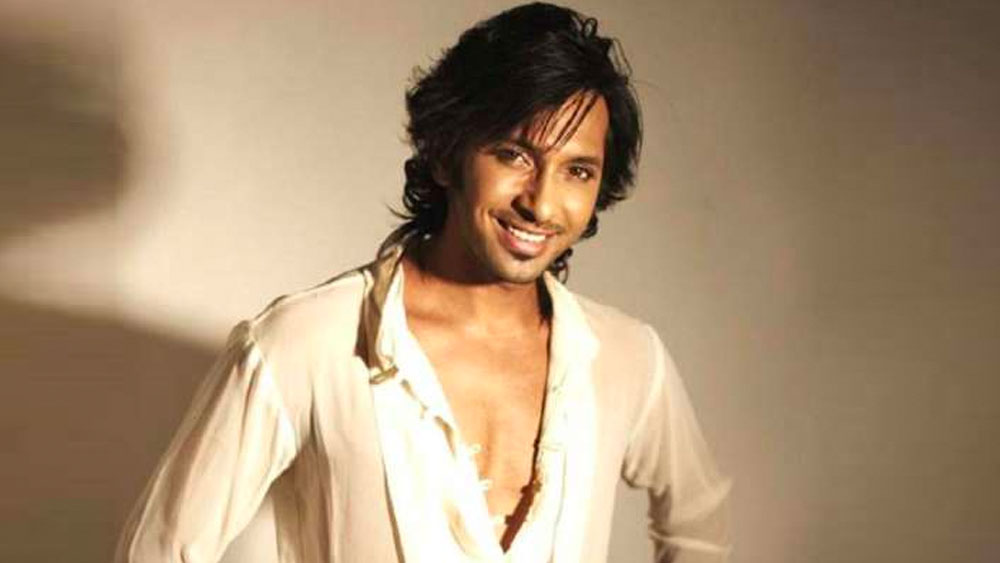 ছক ভাঙা কোরিয়োগ্রাফার হিসেবে ইন্ডাস্ট্রিতে পরিচিত টেরেন্স লুইস। বলা হয়, শামক ডাবর, গণেশ হেগড়ের মতো তিনিও স্বকীয়তায় বিশ্বাসী। অন্য ঘরানার কোরিয়োগ্রাফার হয়েই থাকতে চান টেরেন্স লুইস। নিজের অতীতকে তিনি ভুলে যাননি। বিশ্বাস করেন, অতীতের ক্ষত তীব্র ছিল বলেই আজকের জায়গায় পৌঁছতে পেরেছন তিনি।