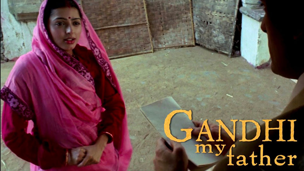 প্রেমের কথা প্রথম থেকেই স্বীকার করলেও বিয়ে নিয়ে তখনও পরিকল্পনা ছিল না। নিজের কেরিয়ার বাঁচানোর চেষ্টা করেছিলেন ভূমিকা। কিন্তু ‘ফ্যামিলি’ বা ‘গাঁধী মাই ফাদার’ ছবিতে অভিনয় করেও তাঁর কেরিয়ারের কোনও পরিবর্তন হয়নি।