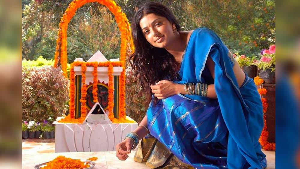 বরং বলিউডের তুলনায় ভূমিকা অনেক বেশি জনপ্রিয়তা ও পরিচিতি পেয়েছেন দক্ষিণে। হিন্দি ছবিতে তাঁকে বিশেষ দেখা না গেলেও তামিল ও তেলুগু ছবিতে এখনও নিয়মিত মুখ ‘তেরে নাম’-এর নায়িকা।