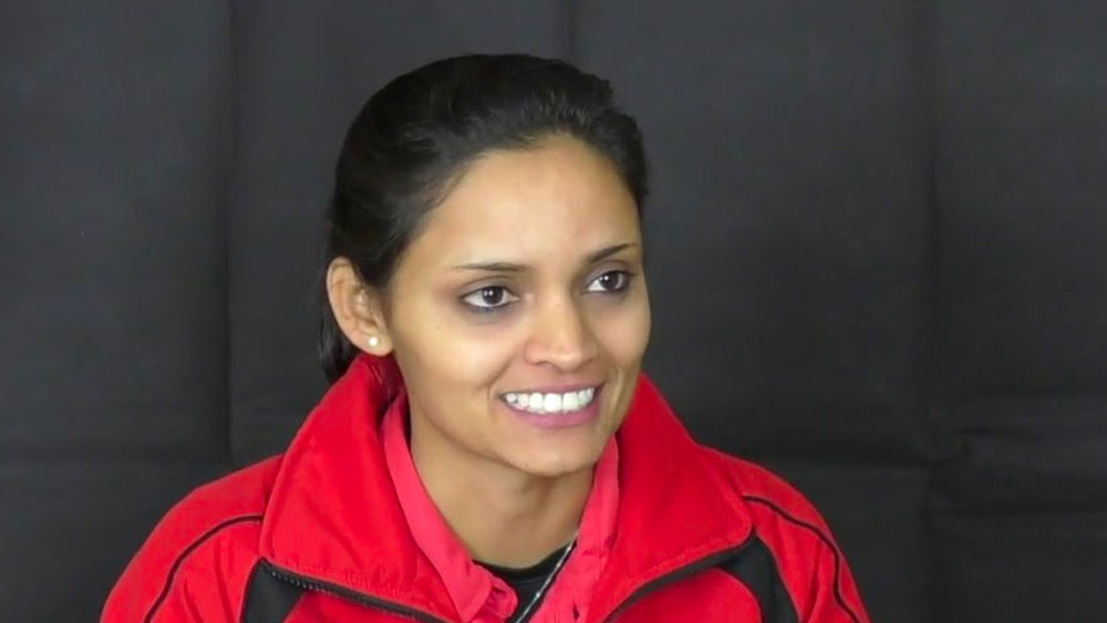 অনূর্ধ্ব ১৬ ও অনূর্ধ্ব ১৯ স্তরে তিনি দীর্ঘদিন কর্নাটকের প্রতিনিধিত্ব করেছেন। পড়াশোনা আর ক্রিকেট চলছিল হাত ধরাধরি করেই। কিন্তু একটা সময় পড়াশোনার জন্য কিছুটা থমকে গেল ক্রিকেট-যাত্রা।