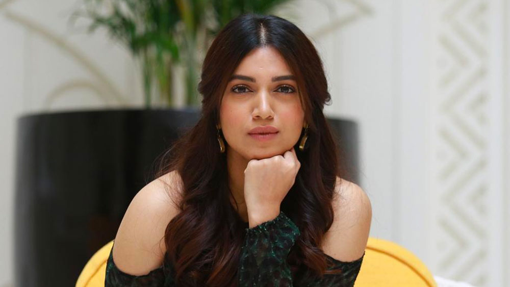 মেয়ের আগ্রহের পথে বাধা হয়ে দাঁড়াননি বাবা মা। ভূমিকে ভর্তি করে দেওয়া হল হুইসলিং উডস ইন্টারন্যাশনাল-এ।