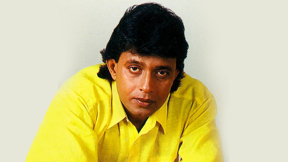 সে সময় মিঠুনের মিডাস-স্পর্শে বক্স অফিসে একের পর এক ছবি সফল হচ্ছিল। ফলে মনমোহন ছবি সুপারহিট করাতে তাঁরই শরণাপন্ন হন। তাঁর কিন্তু মনেই ছিল না এক দিন তিনি-ই ফিরিয়ে দিয়েছিলেন মিঠুনকে!