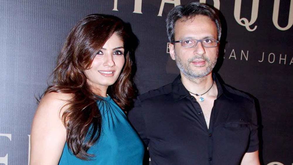 অন্য দিকে রবিনা ট্যান্ডনও ভাল আছেন। ব্যবসায়ী অনিল থাদানির সঙ্গে পরিণয়সূত্রে আবদ্ধ হয়েছেন রবিনা। ব্যক্তিগত জীবনে সুখী তিনিও।