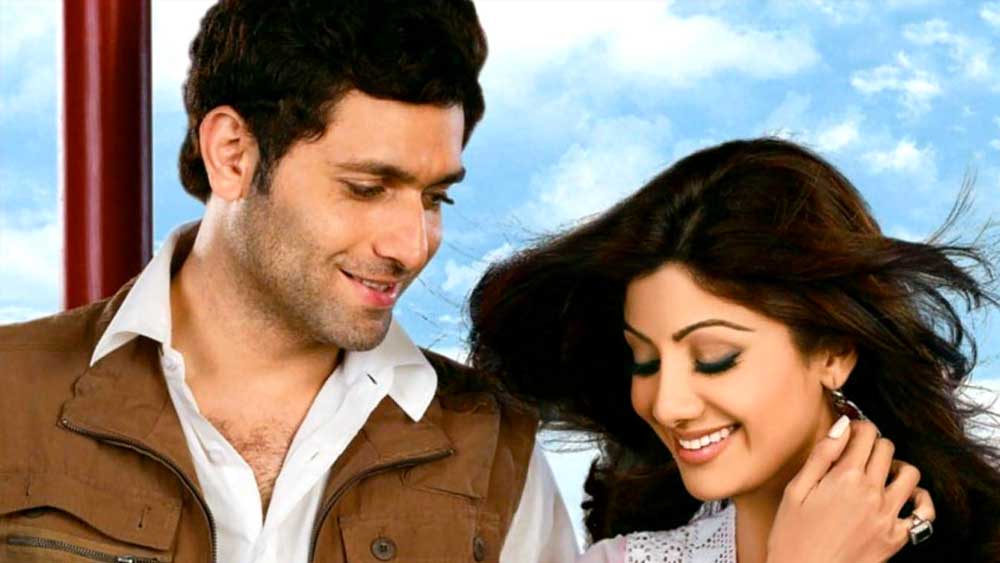 বিজ্ঞাপনের মতো ছবির ক্ষেত্রেও শাইনীর সুযোগ পেতে সমস্যা হয়নি। ‘গ্যাংস্টার’, ‘ওহ লমহে’, ‘লাইফ ইন এ মেট্রো’, ‘ভুল ভুলাইয়া’-র মতো ছবিতে শাইনীর অভিনয় দাগ কেটে গিয়েছে দর্শকদের মনে। তাঁর ফিল্মোগ্রাফিতে বাকি ছবি হল ‘মাইগ্রেশন’, ‘ঢিমে ঢিমে’, ‘হাইজ্যাক’ এবং ‘গোস্ট’।