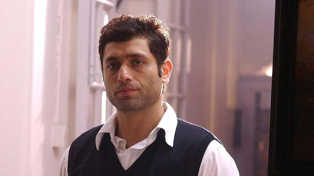 কুড়ি বছর বয়সি ওই তরুণীর অভিযোগ ছিল, শাইনীর স্ত্রী যে সময় তাঁর বাবা মায়ের কাছে গিয়েছিলেন, সে সময় অভিনেতা তাঁকে ধর্ষণ করেছেন। তাঁর অভিযোগের ভিত্তিতে গ্রেফতার হন শাইনী।