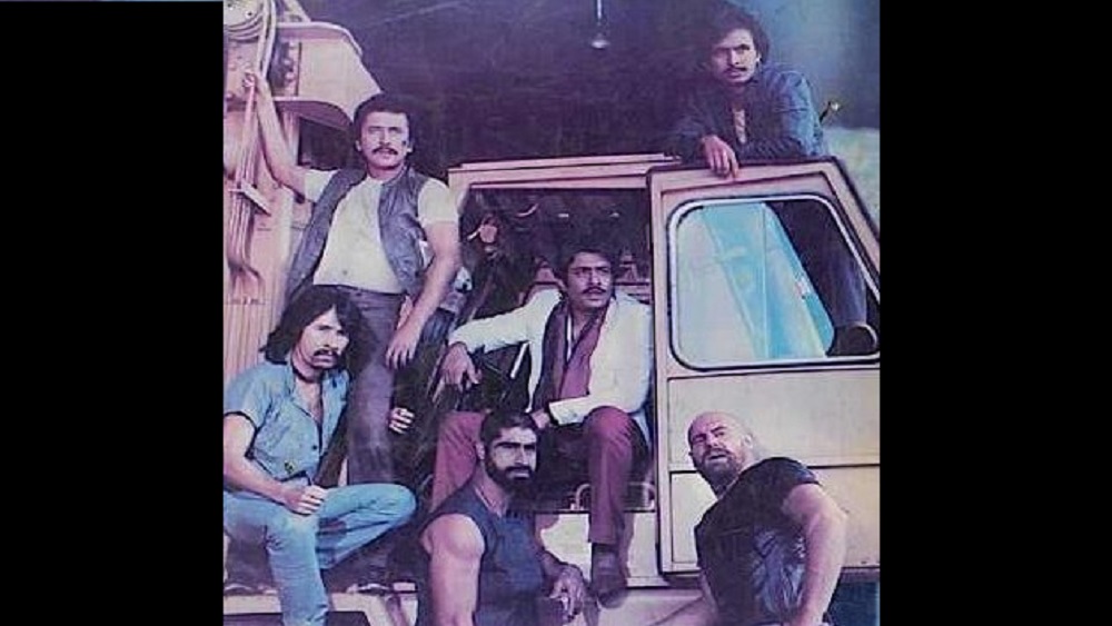 ছ’ফুটের বেশি লম্বা, স্বাস্থ্যবান মানিক স্টান্টম্যান হিসেবে বলিউডে যাত্রা শুরু করেন। পরবর্তী কালে কখনও খলনায়ক, কখনও বা খলনায়কের ডানহাত হিসেবে নিজেকে মেলে ধরেন। তবে এর পাশাপাশি একাধিক ছবিতে পরিচালকের সহযোগী হিসেবেও কাজ করেছেন তিনি, যার মধ্যে অন্যতম হল আমির খান অভিনীত ‘দিওয়ানা মুঝসা নেহি,’ মিঠুন চক্রবর্তীর ‘জিন্দগানি’ এবং অনিল কপূরের ‘সাহেব’।