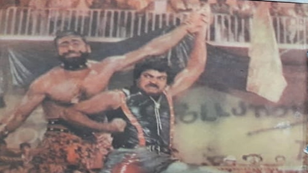 এর ফলে ধীরে ধীরে পেশীশক্তি প্রদর্শনের জন্য খলনায়কের প্রয়োজন ফুরোতে থাকে বলিউডে। তাই তথাকথিত ‘মাচো ভিলেনদের’ জন্য ছবির অফার কমতে শুরু করে। তাই গুরুত্বপূর্ণ চরিত্রে অভিনয় করতে চাইলেও, মানিকের সেই ইচ্ছে পূরণ হয়নি।