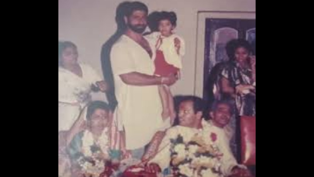 এর কয়েক বছর পর মানিকের মৃত্যু হয়। তবে ঠিক কবে তিনি মারা যান, তা আজও জানা যায়নি। তাঁর মৃত্যুর কারণ নিয়েও ধোঁয়াশা রয়েছে। শোনা যায়, স্টান্ট করতে গিয়ে একটি ছবির সেটেই তাঁর মৃত্যু হয়। কেউ কেউ আবার বলেন, আত্মঘাতী হয়েছিলেন মানিক। মদ্যপানই তাঁকে শেষ করে দিয়েছে, এমন কথাও শোনা যায়। তবে নিশ্চিত ভাবে কিছুই জানা যায়নি। সময়ের সঙ্গে সঙ্গে দর্শকের স্মৃতি থেকে যেমন মুছে গিয়েছেন মানিক, বলিউডও তাঁকে ভুলে গিয়েছে।