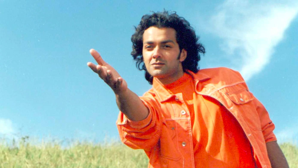 পরে এক সাক্ষাৎকারে ববি নিজেই স্বীকার করেছিলেন, তিনি এক সময়ে সুরাসক্ত হয়ে পড়েছিলেন। নিজের উপরই তাঁর করুণা হত।