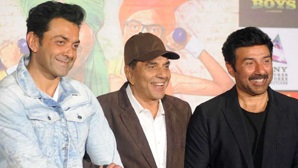 বাবা ধর্মেন্দ্র এবং দাদা সানির তুলনায় সাফল্যের নিরিখে অনেকটাই পিছিয়ে ববি দেওল। কেরিয়ারের মাঝপথে একটানা ছবি ফ্লপ করায় সমসাময়িক নায়কদের তুলনায় পিছিয়ে পড়েন ববি।