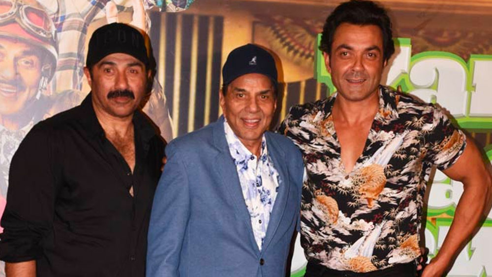 ধর্মেন্দ্রর প্রযোজনায় রাজ কুমার সন্তোষীর পরিচালনায় সুপারহিট হয়েছিল ‘বরসাত’। কিন্তু বাবার ছত্রছায়ায় ব্লকবাস্টার সূত্রপাত হলেও পরে পিছিয়ে পড়েন ধর্মেন্দ্রর ছোট ছেলে।