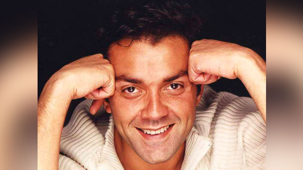 একটা সময় কাজ আসতেও শুরু করে। ববি ঠিক করেন, ছোট-বড় বিচার না করে তিনি যে কোনও কাজে রাজি হবেন।