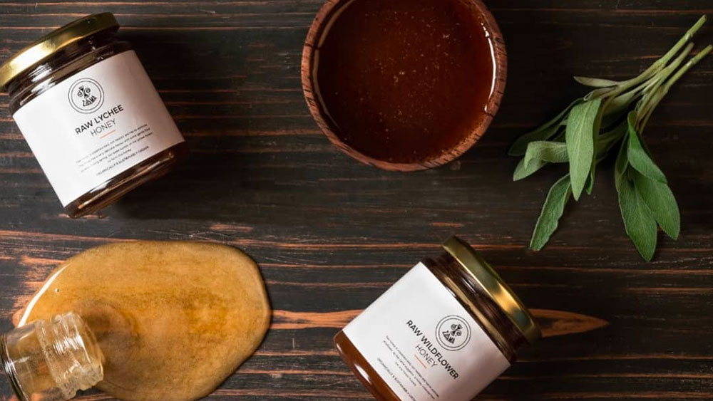 সব্জি-ফল ছাড়াও বিভিন্ন মশলা, আচার, জ্যাম, ঘি, তেলও তৈরি করে শ্রিয়ার সংস্থা। ক্রেতার চাহিদা অনুসারে বানিয়েও দেয় সেগুলো।