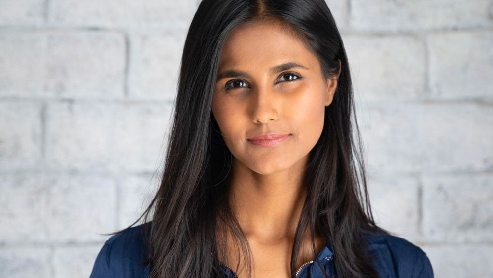 এর দু’বছর পর শ্রিয়া সংস্থার ওয়েবসাইট লঞ্চ করেন। যদিও শুরুর দিকে নবাগতা শ্রিয়ার প্রচেষ্টাকে অনেকে পাত্তা দেননি।