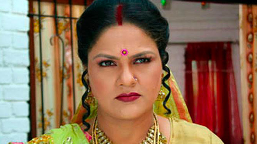 পরিবারের জন্য রোজগার করলেও অভিনেত্রী হিসেবে খিদে মেটাতে পারছিলেন না গুড্ডি। তাই নিজের ওজনকে হাতিয়ার করে ‘লোক হাসানো’র চেয়ে, চরিত্রাভিনেত্রী হওয়ার দিকে ঝোঁকেন তিনি। তার জন্য ওজন কমাবেন বলেও সিদ্ধান্ত নেন।