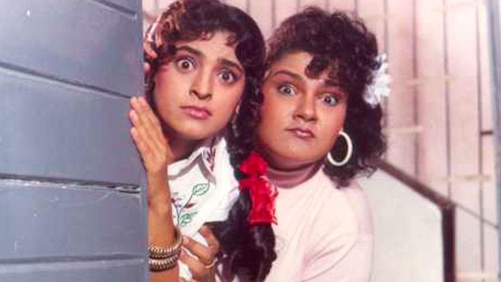 সেই শোক কাটিয়ে ফের কেরিয়ারে মন দেন গুড্ডি। নব্বইয়ের দশকে একের পর হিট ছবিতে অভিনয় করেন তিনি, যার মধ্যে উল্লেখযোগ্য হল, ‘শোলা অউর শবনম’, ‘দুলহে রাজা’, ‘দিল তেরা আশিক’, ‘ছোটে সরকার’, ‘বিবি নম্বর ওয়ান’, ‘খিলাড়ি’।