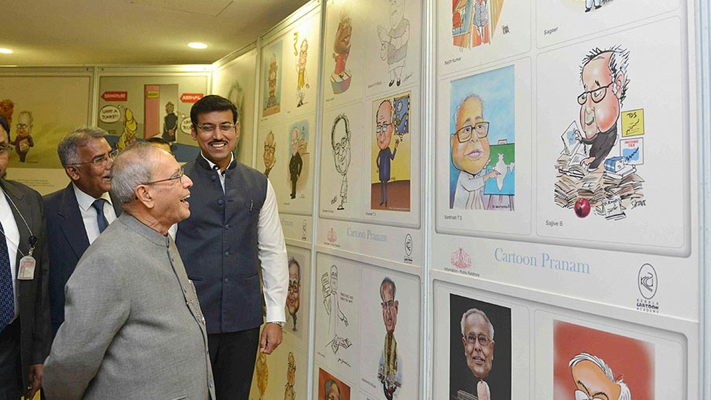 রাষ্ট্রপতি হয়ে দেশের প্রথম নাগরিককে ‘হিজ এক্সেলেন্সি’ এবং ‘মহামহিম’ সম্বোধন করার প্রথায় ইতি টানেন প্রণব। বরং মার্কিন মুলুকের মতো ইংরেজিতে ‘মিস্টার প্রেসিডেন্ট’ এবং হিন্দিতে ‘মাননীয়’ সম্বোধনের প্রয়োগ করায় জোর দেন। তাঁকে নিয়ে বিভিন্ন সংবাদপত্রে প্রকাশিত কার্টুনগুলির প্রতিও অমোঘ আকর্ষণ ছিল প্রণবের। যে সব কার্টুন পছন্দ হতো, সেগুলি সংগ্রহ করে রাখতেন তিনি। ওই সব কার্টুন নিয়ে রাষ্ট্রপতি ভবনে একটি প্রদর্শনীও হয়।