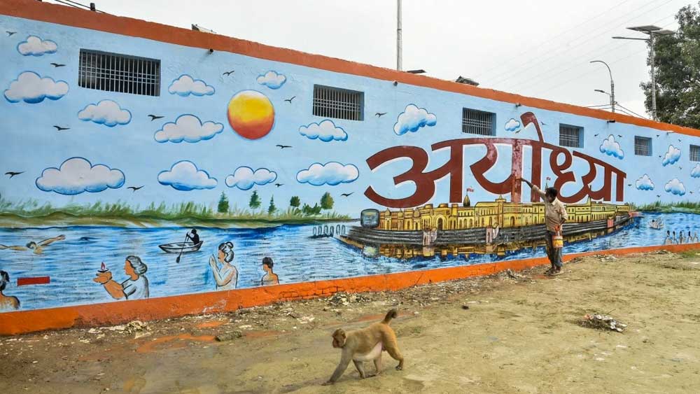 মন্দিরটি তৈরি হতে প্রায় সাড়ে তিন বছর সময় লাগবে বলে জানা গিয়েছে। খরচ পড়বে প্রায় ৩০০ কোটি টাকা। তবে রাম-লক্ষণ-সীতার মূর্তি তৈরির খরচ আলাদা ধরা হয়েছে। মন্দির সংলগ্ন এলাকায় উন্নয়নমূলক কাজ চালাতে ১০০০ কোটি টাকার মতো খরচ হবে বলে ধারণা।