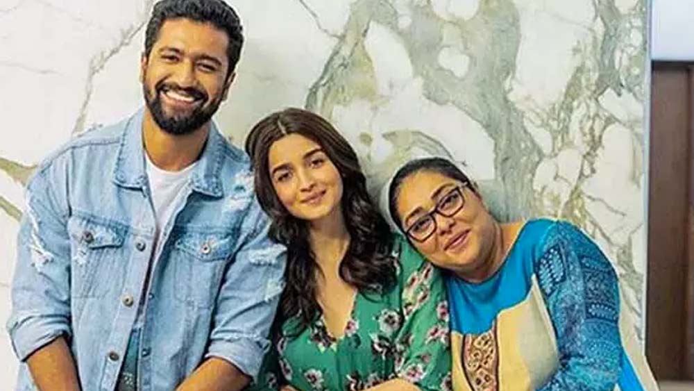 সেহমতের (নাম পরিবর্তিত) ব্যক্তিগত জীবন বলিপ্রদত্ত ছিল দেশসেবায়। তাঁর আত্মত্যাগই ‘রাজি’-র মূল উপজীব্য। তবে এই ছবি ঘিরে বিতর্কও দেখা দেয়। লেখক সিক্কার অভিযোগ ছিল, ছবির শেষ অংশের চিত্রায়ণ তাঁর লেখা থেকে অনেকটাই আলাদা। তাছাড়া মেঘনার জন্য এই ছবিতে তিনি প্রাপ্য পরিচিতি পাননি বলেও অভিযোগ সিক্কার।