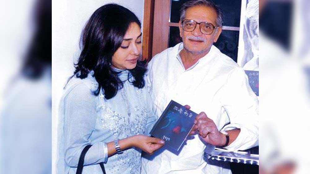 দিল্লির রাস্তার গোলগাপ্পার ভক্ত মেঘনার বেড়ানোর জায়গা কাশ্মীর। বাবা মায়ের সঙ্গে শুটিং ইউনিটে থাকতে থাকতে তাঁর শৈশবের বড় অংশ কেটেছে কাশ্মীরে। ভৌগোলিক সৌন্দর্যের তুলনায় উপত্যকাবাসীদের জীবনকেই তাঁর ছবিতে তুলে ধরতে চান গুলজারকন্যা।