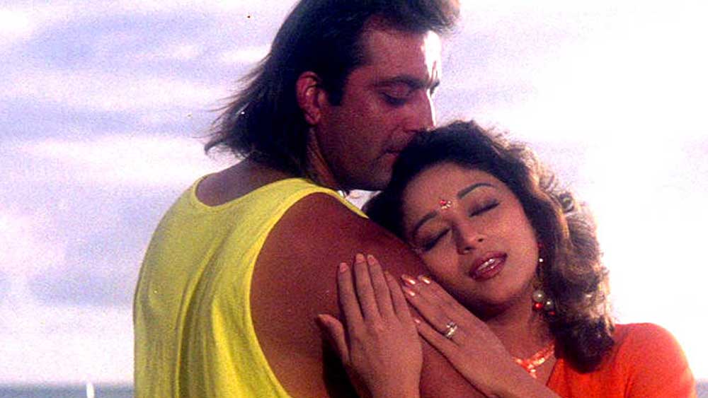 রিচা যে সময় অসুস্থ, সেই সময় থেকে সঞ্জয়কে নিয়ে নতুন গুঞ্জন। এ বার তাঁর নামের সঙ্গে জড়িয়ে গেলেন মাধুরী দীক্ষিত। ১৯৯১ সালে ‘সাজন’ সিনেমার সময় থেকেই নাকি তাঁরা একে অন্যের প্রতি অনুরক্ত। ১৯৯৩ সালে নিজের কাছে বেআইনি অস্ত্র রাখার অপরাধে টাডা আইনে গ্রেফতার হন সঞ্জয়। তার পরই সম্পর্ক থেকে সরে যান মাধুরী। যদিও সঞ্জয় বা মাধুরী, দু’জনের কেউ এই সম্পর্কের কথা স্বীকার করেননি।