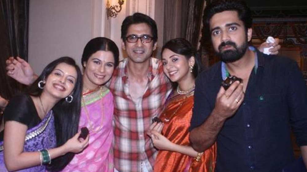 সমীরকে ঘিরে আশা ছিল অনুরাগীদের। তিনি নিজেও চেয়েছিলেন সিরিয়াল ও সিনেমা, দু’ ধরনের মাধ্যমেই আরও বেশি নিজেকে মেলে ধরতে।