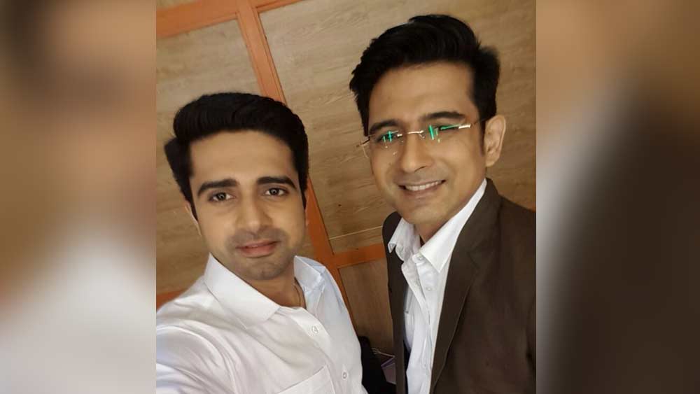 উদ্ধার হয়নি কোনও সুইসাইড নোট। পুলিশের প্রাথমিক তদন্তে তাঁর মৃত্যু আত্মহত্যার ঘটনা বলেই অনুমান। আরও এক তরুণের স্বপ্নভঙ্গের সাক্ষী হয়ে শোকস্তব্ধ অভিনয়-জগৎ।