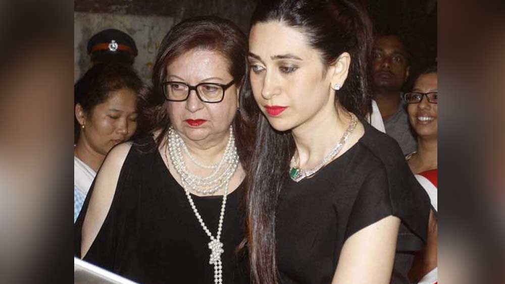 ববিতা চেয়েছিলেন, দ্রুত করিশ্মা পা রাখুন ইন্ডাস্ট্রিতে। সে সময় পহেলাজ নিহালনি একটি ছবিতে বিবেক মুশরান এবং করিশ্মা কপূরকে কাস্ট করেছিলেন। ছবির নাম ছিল ‘ফার্স্ট লভ লেটার’।