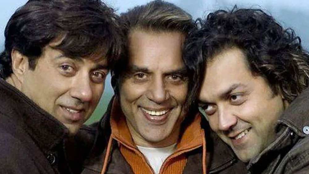 অন্য দিকে ববি দেওলও তাঁর বাবা বা দাদার মতো সুপারস্টার হতে পারেননি। তবে ছেলের কথা ভেবে ধর্মেন্দ্রও চেষ্টার কসুর করেননি। নিজের প্রভাব বিস্তার করে তিনি কপূর পরিবারের সঙ্গে টক্কর দিতে পিছপা হননি।