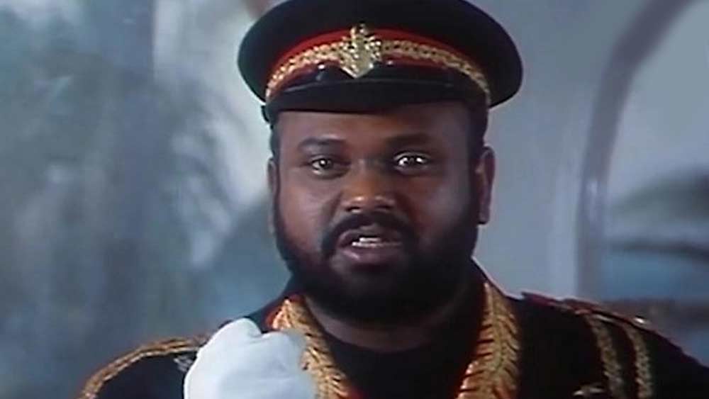 তাঁর কাছে অভিনয়ের সুযোগ এসেছিল আচমকাই। সেই সুযোগকে তিনি কাজে লাগিয়েছিলেন পূর্ণমাত্রায়। চটজলদি সাফল্যেও মাথা ঘুরে যায়নি। খলনায়কের ভূমিকাকে কার্যত নিয়ে গিয়েছিলেন চরিত্রাভিনেতার পর্যায়ে।