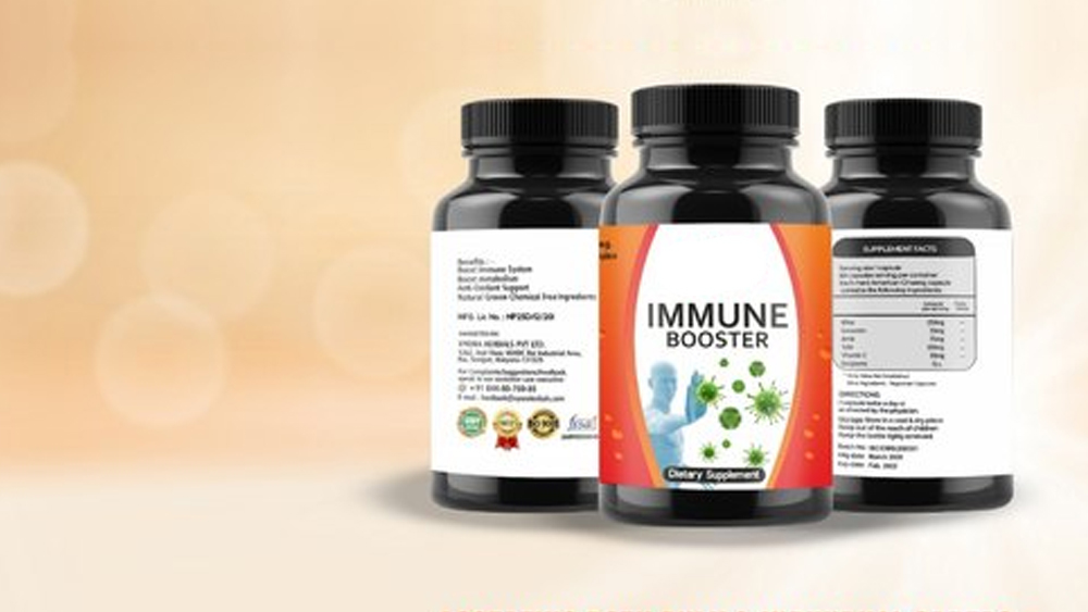 করোনাকে হারাতে গেলে ইমিউনিটি বাড়াতে হবে— ছোট, বড় সকলেই এখন এই কথাটা বুঝে গিয়েছে। সকলেরই একই সুর। অতএব, এই ভাবনার সঙ্গে সঙ্গেই বাড়ল ‘ইমিউনিটি বুস্টার’-এর চাহিদা। বিভিন্ন সংস্থাও এই চাহিদায় হাত বাড়িয়ে নানা রকম ‘ইমিউনিটি বুস্টার’ তৈরি করতে শুরু করল।