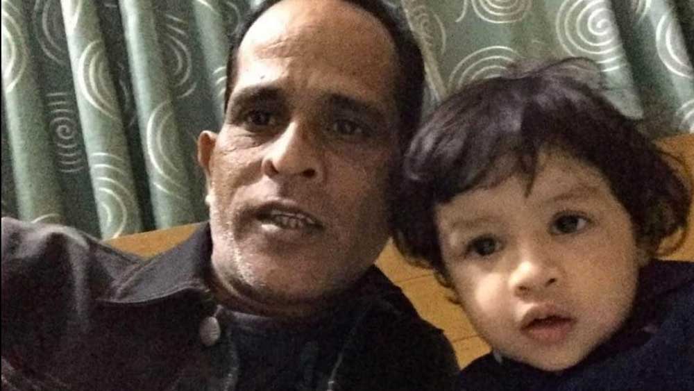 নরেন্দ্র জানিয়ে দিয়েছিলেন, “বায়োপিকে আমার চরিত্র দেখানো হয়নি কারণ, ধোনির জীবনে আমার তেমন কোনও ভূমিকা ছিল না। ছোটবেলাই হোক বা তরুণ হিসেবে লড়াইয়ের দিনগুলো বা বিশ্বক্রিকেটে ওর এমএসডি হয়ে ওঠার সময়, আমার অবদান কোনও সময়েই ছিল না। আর সিনেমাটা ছিল মাহিকে নিয়ে, ওর পরিবারকে নিয়ে নয়।”