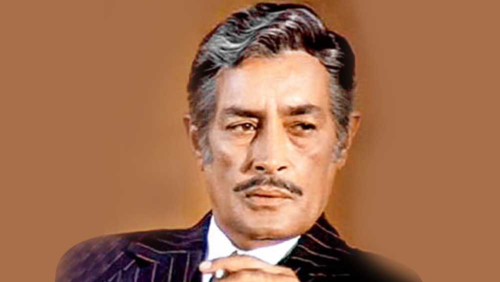 ব্যাস। এর পরেই ১৯৪৪ সালে ‘টকরার’ ছবির মধ্যে দিয়ে ফিল্মি দুনিয়ায় অভিষেক ঘটে তাঁর। মিলতে থাকে আরও বেশ কিছু ছবির অফার। কিন্তু তাদের মধ্যে সব কটিই পার্শ্বচরিত্র। ইতিমধ্যেই বসন্ত আসে ইফতেকারের জীবনে।