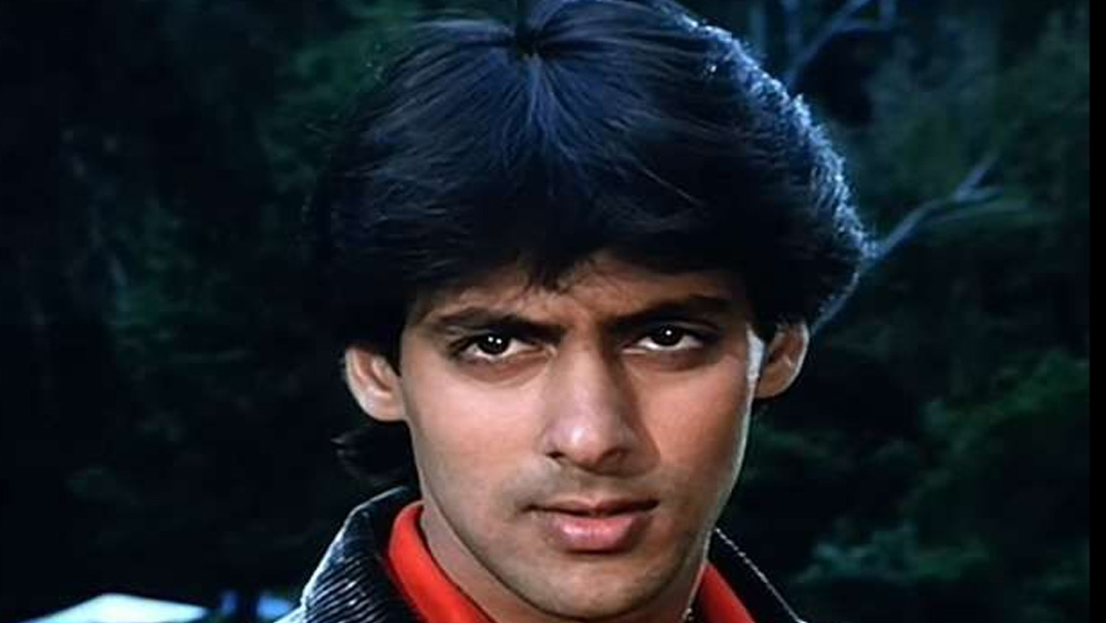 এই ঘটনা সলমনের কেরিয়ারের শুরুর দিকের। সে সময় ‘ম্যায়নে প্যায়ার কিয়া’-র সুবাদে রাতারাতি তারকা হয়ে গিয়েছিলেন সলমন।