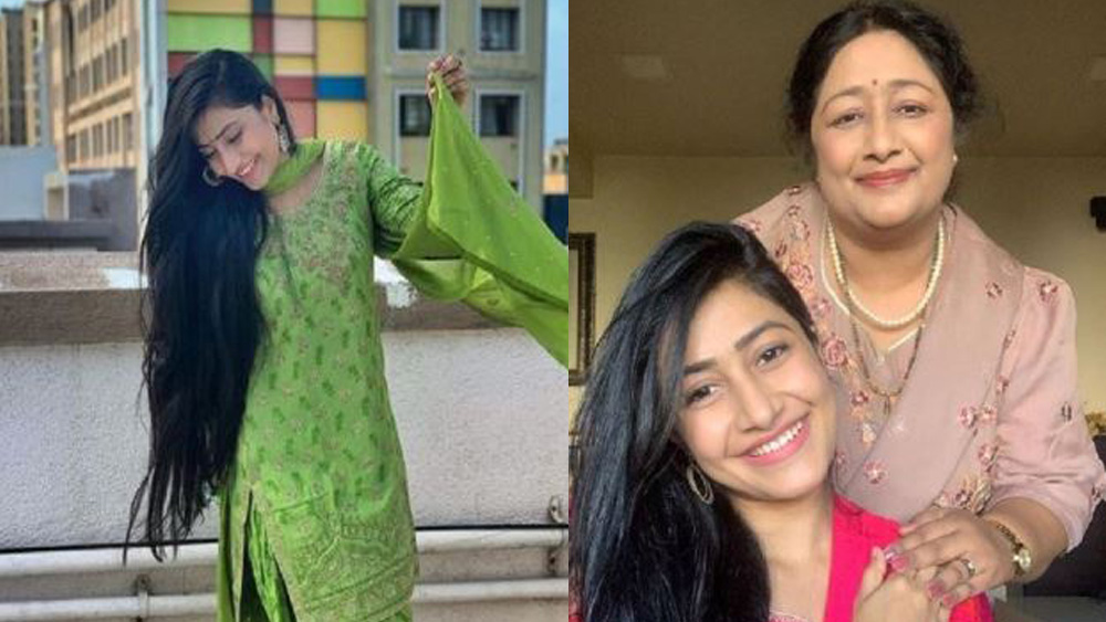 ইউটিউবে ধনশ্রীর সঙ্গে দেখা যায় তাঁর মাকেও। নিজের পারফরম্যান্সে মাকেও সঙ্গী করে নেন এই কোরিয়াগ্রাফার। নিজেকে ‘মাম্মাজ গার্ল’ বলতে পছন্দ করেন।