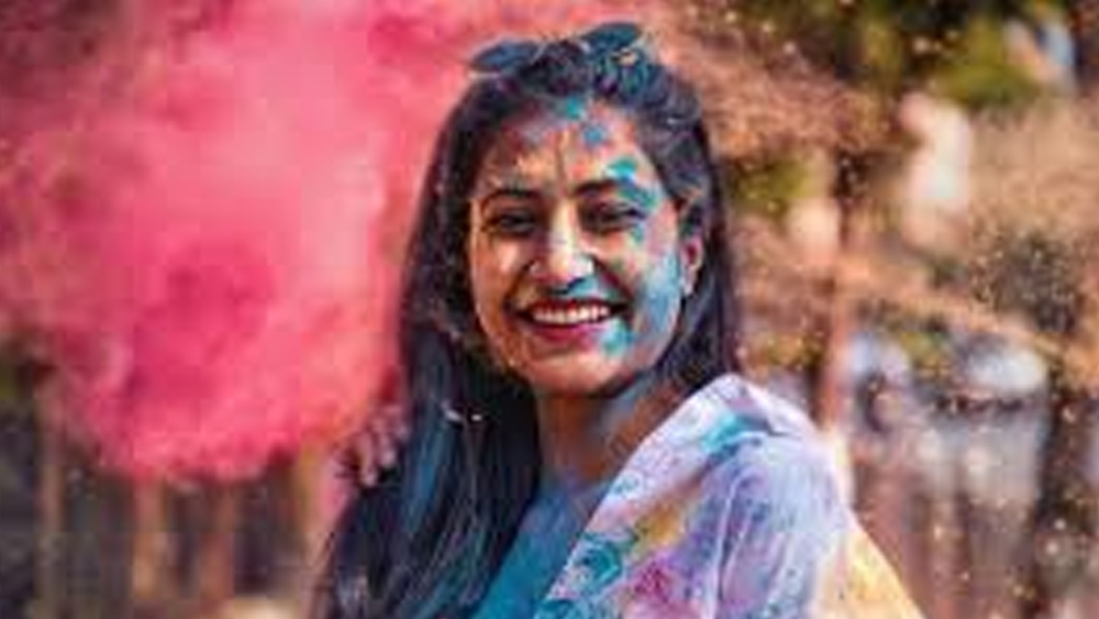 অন্য দিকে, যুজবেন্দ্র চহালের হবু জীবনসঙ্গিনী, এই পরিচয়ে ধনশ্রীর জনপ্রিয়তা এবং অনুরাগী সংখ্যা আরও কয়েক গুণ বাড়বে বলে ধারণা নেটাগরিকদের।