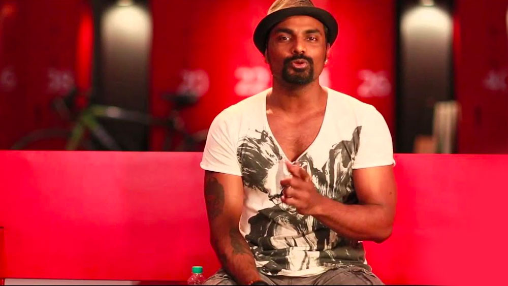 ‘স্টুডেন্ট অব দ্য ইয়ার’-এ আলিয়া ভট্ট, ‘ইয়ে জওয়ানি হ্যায় দিওয়ানি’-তে রণবীর কপূর এবং ‘বজরঙ্গী ভাইজান’-এ সলমন খান—রেমোর ছন্দে পা মিলিয়েছেন একের পর এক তারকা।