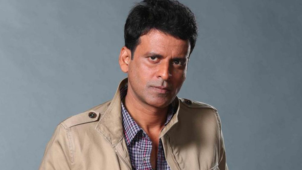 তবে মনোজের এটা ছিল দ্বিতীয় বিয়ে। নব্বইয়ের দশকের গোড়ায় প্রথম বিয়ে করেছিলেন মনোজ। তাঁর কেরিয়ার তখনও তৈরি হয়নি। বলিউডে স্ট্রাগল করছেন তিনি।