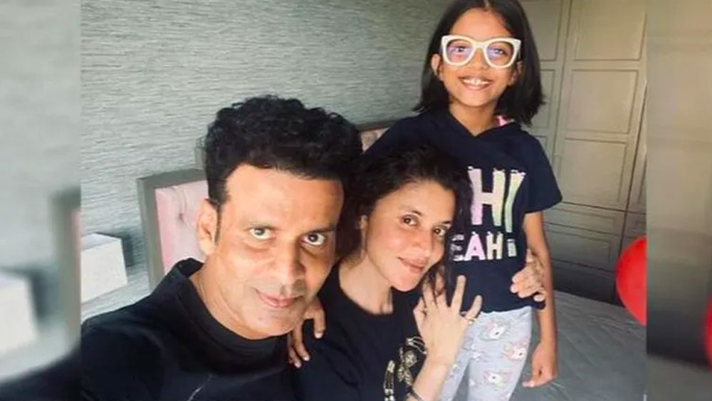 এ কথাও স্বীকার করেন, বিয়ের পরে অভিনয় করা কমিয়ে দিয়েছেন। কারণ তিনি স্বামীর সঙ্গে বেশি সময় কাটাতে চান। যদিও মনোজ চান, তাঁর স্ত্রী আবার অভিনয়ে ফিরে আসুক।