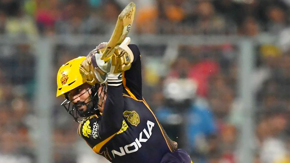 আইপিএলে ১৮২টি ম্যাচ খেললেও, এখনও অবধি ৩৬ ম্যাচে নেতৃত্ব দিয়েছেন কার্তিক। জিতেছেন ৪৭.২ শতাংশ ম্যাচ। দুবাইয়ে তাঁর নেতৃত্বে ‘বাদশা’র দল কেমন পারফর্ম করে তা দেখতে মুখিয়ে রয়েছেন নাইট সমর্থকরা।