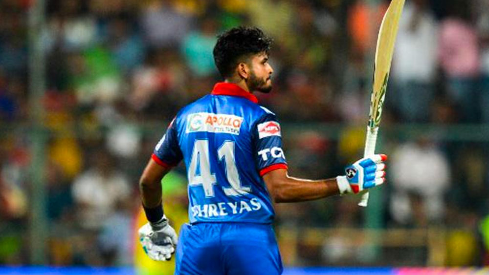 দু’টি সিজন মিলিয়ে মাত্র ২৪ ম্যাচে নেতৃত্ব দিয়েছেন তিনি। তার মধ্যে ৫৪.২ শতাংশ ম্যাচই জিতেছেন। এ ব্যাপারে কোহালি, কার্তিকের থেকেই এগিয়ে রয়েছেন তিনি। তবে ক্রিকেট মহলের একটা বড় অংশ বলে, তাঁর এই সাফল্যের পিছনে রয়েছে সৌরভ-পন্টিংয়ের মস্তিষ্কও।