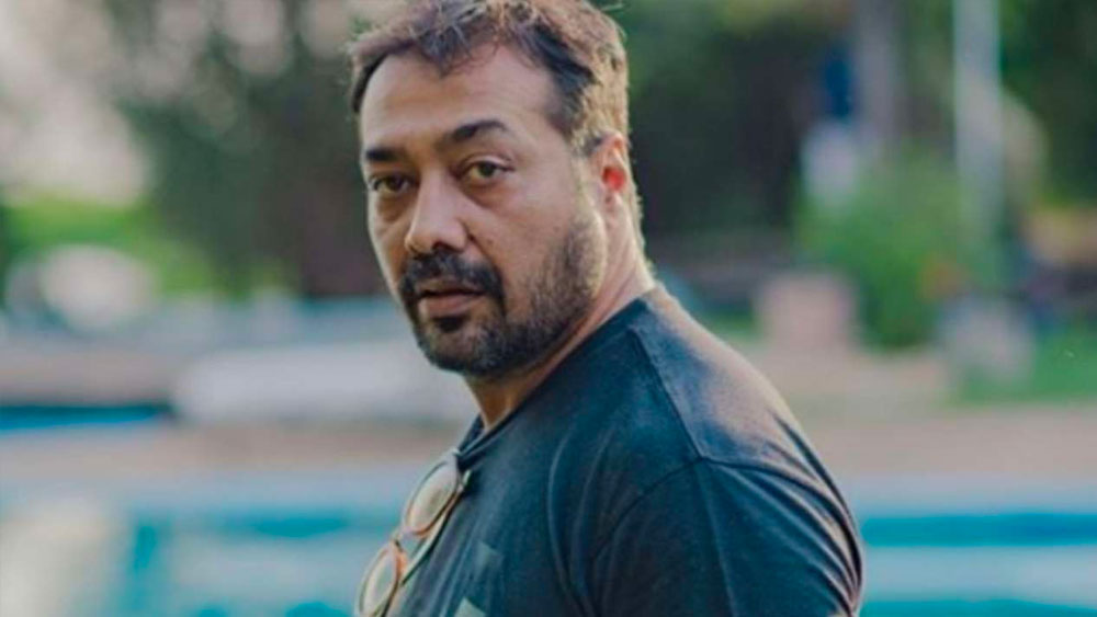 রিয়া চক্রবর্তী গ্রেফতার হওয়ার পর থেকেই তাঁর সমর্থনে এগিয়ে এসেছেন অনুরাগ। করেছেন একাধিক টুইট। তদন্তের ফাঁকফোকর দেখিয়ে তুলেছেন নানা প্রশ্ন। রিয়ার সমর্থনে এগিয়ে আসা উচিত বলিউডের, এমনই পোস্ট করেন অনুরাগ। অভিনেত্রী স্বরা ভাস্করও এগিয়ে এসেছেন রিয়ার সমর্থনে।