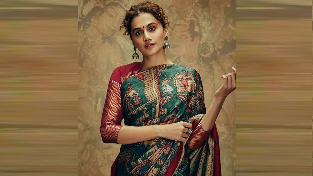 মাদক কাণ্ডে রিয়ার গ্রেফতারির পরই সরব হন তাপসী পান্নু। টুইট পোস্টে বলেন, রিয়া কিন্তু মাদক সেবন করত না। সুশান্ত বেঁচে থাকলে কি ওঁর বিরুদ্ধে মামলা হত? কটাক্ষ করে তাপসীর টুইট, নির্ঘাত জোর করেই সুশান্তকে মাদক দিয়েছিল রিয়া!