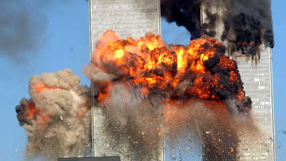 আগুন ধরে গিয়েছে দু’টি টাওয়ারেই।