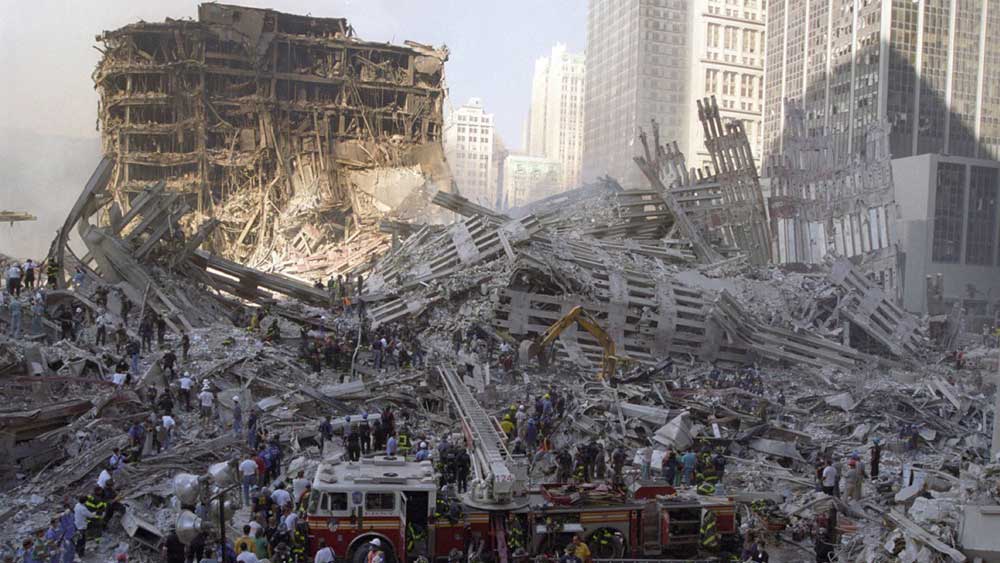 আমেরিকার গর্ব চুরমার। ধ্বংসস্তূপে পরিণত টুইন টাওয়ার।