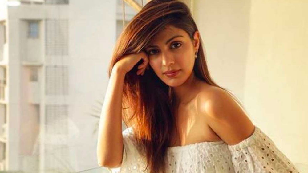 তাঁর সঙ্গে গত এক বছরে ২৩ বার কথা হয়েছিল রিয়ার। রিয়ার প্রাক্তন প্রেমিকও নাকি তিনি।