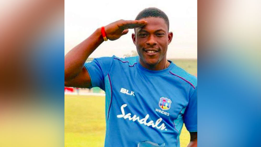 শেলডন কটরেল – লোকেশ রাহুলের ক্যাপ্টেন্সিতে খেলার জন্য মুখিয়ে রয়েছেন শেলডন কটরেল। ২০১৯ বিশ্বকাপে ১২টি উইকেট নেন ওয়েস্ট ইন্ডিয়ান পেসার। এই পারফরম্যান্সের জন্যই আইপিএল নিলামে সাড়ে আট কোটি টাকার বিনিময়ে কিংস ইলেভেন পঞ্জাব কিনে নেয় তাঁকে। বল হাতে গতির ঝড় তুলে উইকেট তুলতে চান কটরেল। আর তিনি উইকেট পেলেই তো মাঠে হবে স্যালুট-উদযাপন। সেই মুহূর্ত উপভোগ করতে তৈরি ক্রিকেটভক্তরাও। এই দলের দ্বাদশ ব্যক্তি তিনিই।